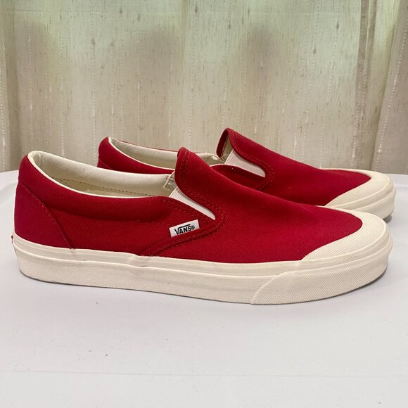 Vans Classic Red Slip-On Sneakers - Excellent  Condition - Size Men's 10.5 - Picture 3 of 11